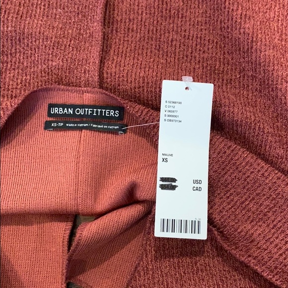 Cropped long sleeve oversized sweater! - Picture 3 of 3